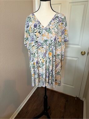 Lane Bryant Floral V-Neck Flutter Sleeve top size 26/28 white/yellow/ lavender